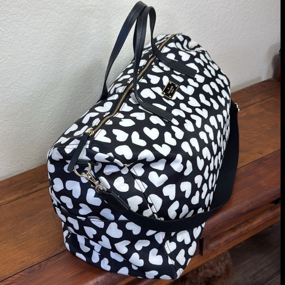 Kate Spades Stylish Black and White Heart Pattern Women's Bag - Picture 6 of 13